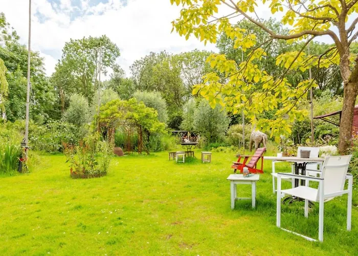 Гостевой дом Reijgershof - Yurt Experience With Garden View